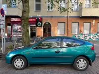 Używany Mazda 323C 88 KM (64 kW) 1996 Zielony Sedan/Limuzyna