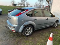 Gebraucht Ford Focus 115 PS (84 kW) 2005 Blau Limousine