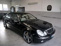 Używany Mercedes E500 306 KM (225 kW) 2004 Czarny Sedan/Limuzyna