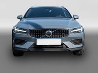 Gebraucht Volvo V60 CC Plus 197 PS (144 kW) 2024 Grau Kombi