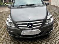 Gebraucht Mercedes B180 116 PS (85 kW) 2012 Silber Van / Kleinbus