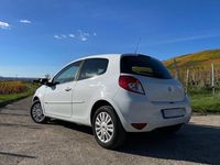 Gebraucht Renault Clio II Dynamique 75 PS (55 kW) 2009 Weiß Limousine