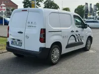 Gebraucht Opel Combo Edition 102 PS (75 kW) 2020 Jade weiss/arktis weiss Van / Kleinbus