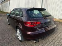Gebraucht Audi A3 Ambiente 122 PS (89 kW) 2013 Violett Limousine