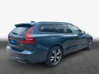 Gebraucht Volvo V60 Plus 197 PS (144 kW) 2025 Denim blaumetallic Kombi