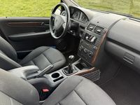 Gebraucht Mercedes A180 Elegance 109 PS (80 kW) 2005 Gold Van / Kleinbus