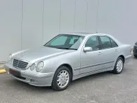 Gebraucht Mercedes E200 2002 Silber Limousine