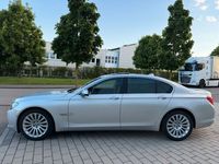 Gebraucht BMW 730 245 PS (180 kW) 2012 Silber Limousine