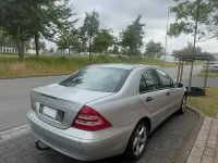 Gebraucht Mercedes C180 129 PS (94 kW) 2002 Silber Limousine