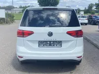 Gebraucht VW Touran Active 150 PS (110 kW) 2023 Pure white Van / Kleinbus