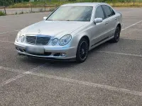 Gebraucht Mercedes 220 150 PS (110 kW) 2005 Silber Limousine