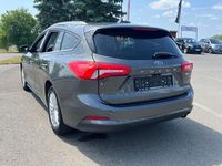 Gebraucht Ford Focus Titanium 155 PS (114 kW) 2020 Grau Kombi