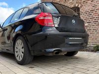 Gebraucht BMW 116 122 PS (89 kW) 2007 Schwarz Kleinwagen
