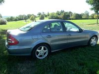 Gebraucht Mercedes E500 Avantgarde 306 PS (225 kW) 2003 Blau Limousine
