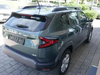 Neu Dacia Duster Expression 140 PS (102 kW) 2026 Zedergrün Limousine