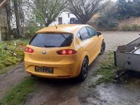 Second-hand Seat Leon Reference 102 CP (75 kW) 2010 Galben Hatchback