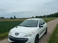 Gebraucht Peugeot 206+ 68 PS (50 kW) 2010 Weiß Kleinwagen