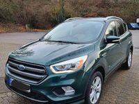 Gebraucht Ford Kuga Titanium 150 PS (110 kW) 2017 Grün SUV