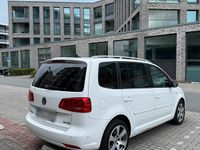 Second-hand VW Touran Edition 140 CP (102 kW) 2012 Alb Monovolum