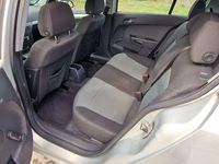 Gebraucht Opel Astra 105 PS (77 kW) 2005 Silber Limousine