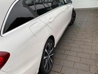 Gebraucht Mercedes E220 194 PS (142 kW) 2019 Weiß Kombi