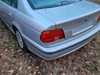 Gebraucht BMW 523 170 PS (125 kW) 1998 Silber Limousine