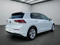 Gebraucht VW Golf VIII 131 PS (96 kW) 2023 Weiß Kleinwagen
