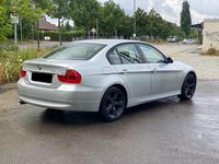 Gebraucht BMW 318 130 PS (95 kW) 2007 Silber Limousine