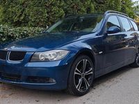 Gebraucht BMW 320 150 PS (110 kW) 2006 Blau Kombi