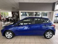 Gebraucht Hyundai i20 Pure 84 PS (61 kW) 2023 Blau Kleinwagen