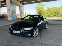 Gebraucht BMW 320 Cabriolet 170 PS (125 kW) 2010 Schwarz Cabrio
