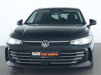 Gebraucht VW Passat Elegance 150 PS (110 kW) 2025 Schwarz Kombi