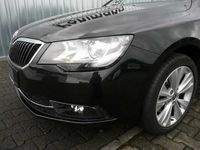 Gebraucht Skoda Superb Elegance 140 PS (102 kW) 2014 Schwarz metallic Kombi