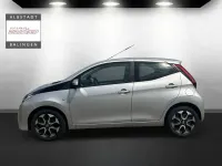 Gebraucht Toyota Aygo X-play 72 PS (52 kW) 2019 Grau Kleinwagen