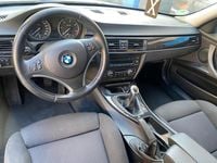 Gebraucht BMW 320 184 PS (135 kW) 2010 Grau Kombi
