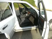 Gebraucht Mercedes E200 75 PS (55 kW) 1992 Weiß Limousine