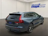 Gebraucht Volvo V60 Plus 349 PS (256 kW) 2023 Blau Kombi