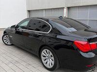 Gebraucht BMW 730 245 PS (180 kW) 2010 Schwarz Limousine