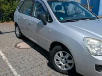 Gebraucht Kia Carens 144 PS (105 kW) 2007 Silber Van / Kleinbus