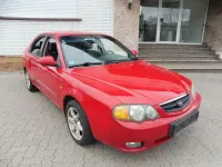 Używany Kia Shuma 114 KM (83 kW) 2004 Czerwony Hatchback