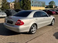 Usata Mercedes E200 163 CV (119 kW) 2003 Argento Berlina