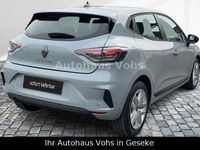 Neu Renault Clio V 91 PS (66 kW) 2026 Grau Limousine