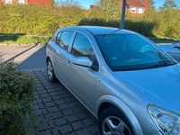 Gebraucht Opel Astra 116 PS (85 kW) 2008 Silber Kleinwagen