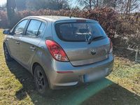 Gebraucht Hyundai i20 86 PS (63 kW) 2013 Grau Kleinwagen