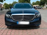 Gebraucht Mercedes E220 194 PS (142 kW) 2016 Blau Limousine