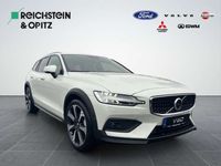 Gebraucht Volvo V60 CC Ultimate 197 PS (144 kW) 2024 Crystalwhite pearl Kombi