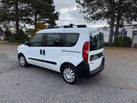 Gebraucht Opel Combo Selection 95 PS (69 kW) 2017 Weiß Van / Kleinbus