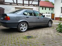 Gebraucht BMW 318 116 PS (85 kW) 1990 Silber Limousine