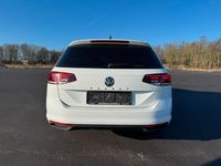 Gebraucht VW Passat Trendline 120 PS (88 kW) 2019 Weiß Limousine