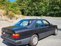 Gebraucht Mercedes E260 160 PS (117 kW) 1991 Andere farben Limousine